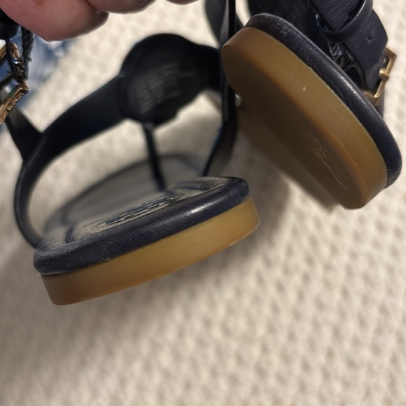 Tory Burch Navy Sandals with Gold Logo - Picture 3 of 7